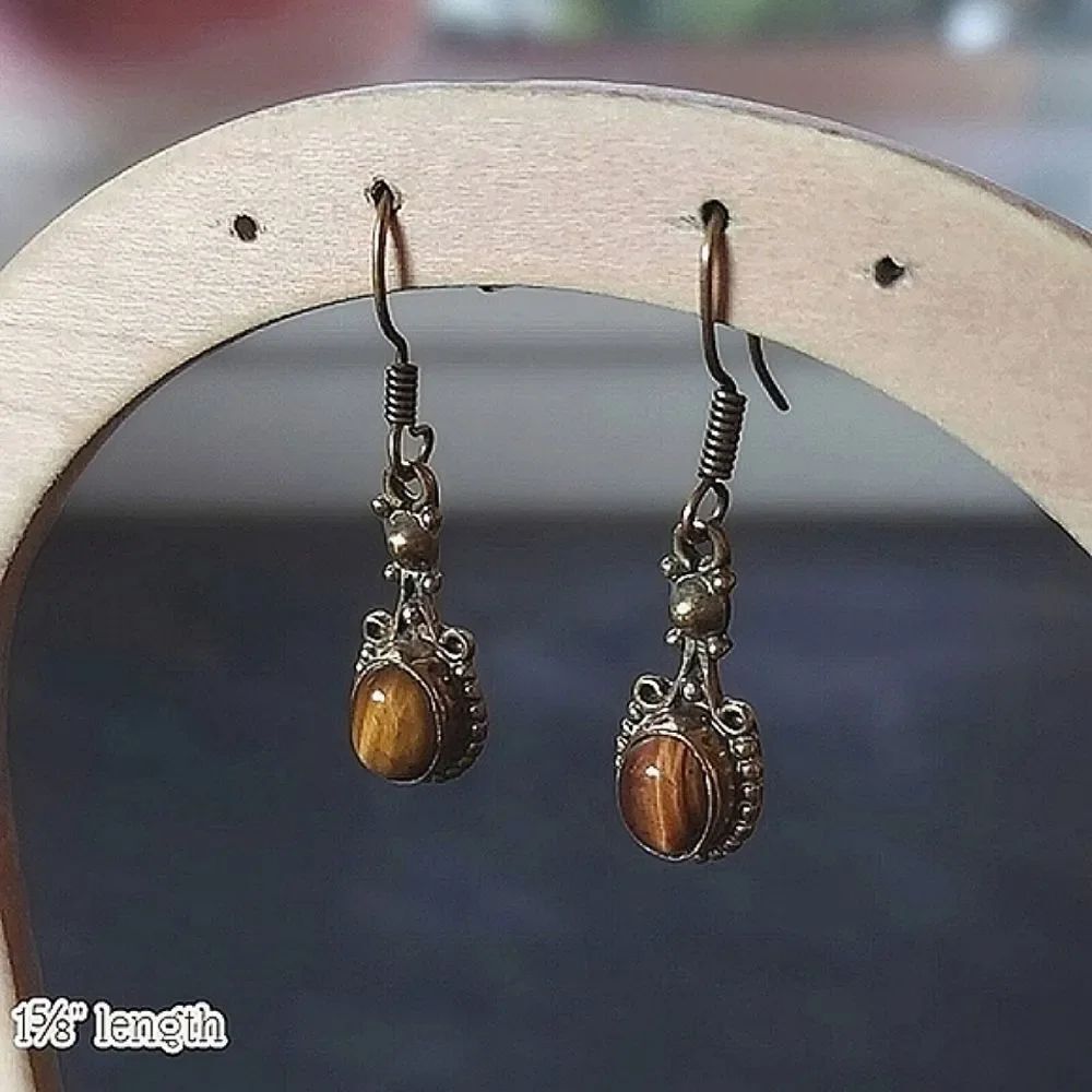 Vtg tiger's eye and textured brass dangle earrings